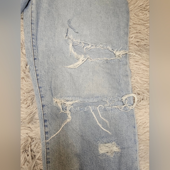 Distressed jeans - Picture 3 of 6